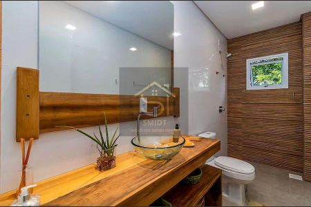 28_photo/95273ac3d5.adbb37f92a381176-ATLAS-b828fc10-2d61-4fa2-8c28-772303ad50b9.jpg de apartamento para alugar com 4 quartos, 459m² em Alto Ribeirão, Florianópolis