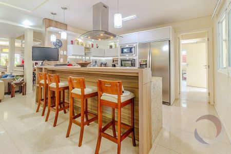 21_photo/95273b04c5.e1d2c46bde3eb79c-ATLAS-286e8a31-9cfc-4bc2-bcd0-eb0595f44f16.jpg de casa à venda com 5 quartos, 313m² em Autódromo, Florianópolis