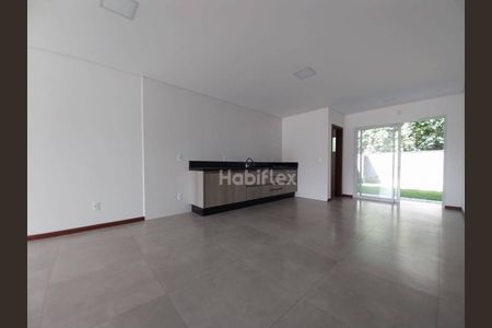 10_photo/95273b0961.6e41f04a6e4e75db-ATLAS-6e684e42-de2b-4f7d-9e25-1cfbd1d3a79b.jpg de casa à venda com 3 quartos, 124m² em Campeche Central, Florianópolis