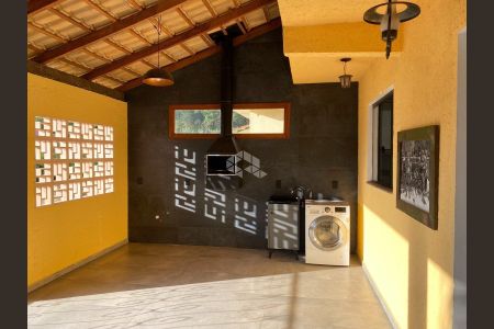 11_photo/95273b0a2f.4cea1a0b3f6bbd2f-ATLAS-3c5b29ca-17d8-4cf4-9fd9-59210b691ab9.jpg de casa à venda com 6 quartos, 229m² em Campeche Central, Florianópolis