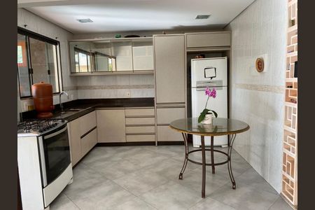 4_photo/95273b0a33.935c805baf9a7d1f-ATLAS-832f04ff-478d-44fe-84b6-2829ad0e1ef9.jpg de casa à venda com 6 quartos, 189m² em Campeche Central, Florianópolis