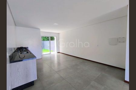 3_photo/95273b0bfd.35cd9221f0133683-ATLAS-ce1ea097-dfe6-44e4-9269-814c6a10f7ab.jpg de casa à venda com 3 quartos, 123m² em Campeche Central, Florianópolis