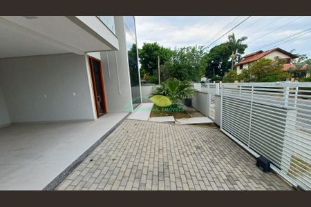 10_photo/95273b0e17.bbd0c06dccd8b6dc-ATLAS-1d8cec42-e076-4f2e-b896-beb096eea13c.jpg de casa à venda com 3 quartos, 194m² em Campeche Central, Florianópolis