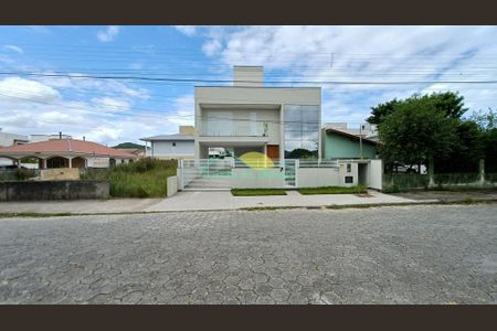 2_photo/95273b0e17.bbd0c06dccd8b6dc-ATLAS-9bfb0f26-d223-483b-92bc-19eeaaa870cb.jpg de casa à venda com 3 quartos, 194m² em Campeche Central, Florianópolis