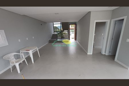 28_photo/95273b0e17.bbd0c06dccd8b6dc-ATLAS-c7ea500f-09a1-48a5-906f-e464ae9f66b9.jpg de casa à venda com 3 quartos, 194m² em Campeche Central, Florianópolis