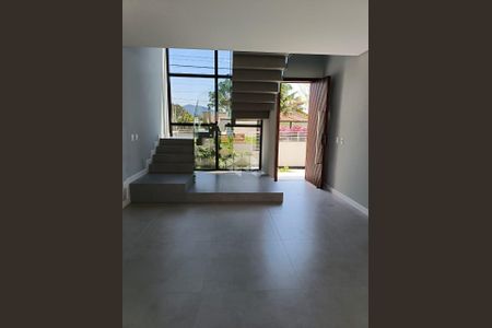 5_photo/95273b0e17.cc7236c2711dd29d-ATLAS-7dd0cfbe-9738-457b-bfc0-e97f25ccb05c.jpg de casa à venda com 3 quartos, 193m² em Campeche Central, Florianópolis