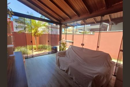 22_photo/95273b0e5d.b5f4e39731e4f05c-ATLAS-7edd0df6-cca6-4ccc-8d72-b7527c04b1dc.jpg de casa à venda com 3 quartos, 127m² em Campeche Central, Florianópolis