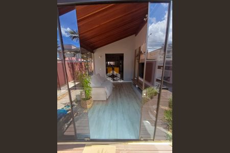 2_photo/95273b0e5d.b5f4e39731e4f05c-ATLAS-85864afb-d216-4625-9c6f-0515ec9673ca.jpg de casa à venda com 3 quartos, 127m² em Campeche Central, Florianópolis