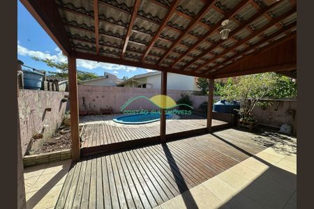 11_photo/95273b0e67.dc7b031a1d7e8bb1-ATLAS-6593093b-e4fb-478e-ba75-9e753a621cb6.jpg de casa para alugar com 3 quartos, 140m² em Campeche Central, Florianópolis