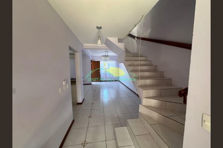 5_photo/95273b0e67.dc7b031a1d7e8bb1-ATLAS-e005728f-b5fc-48a0-8fef-9a65c6c6698c.jpg de casa para alugar com 3 quartos, 140m² em Campeche Central, Florianópolis