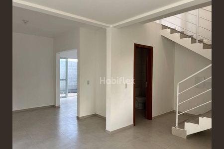 7_photo/95273b0f9f.b1b73f097c50451a-ATLAS-297b63d5-903a-47ca-afe7-96147070bc9d.jpg de casa à venda com 3 quartos, 139m² em Campeche Central, Florianópolis