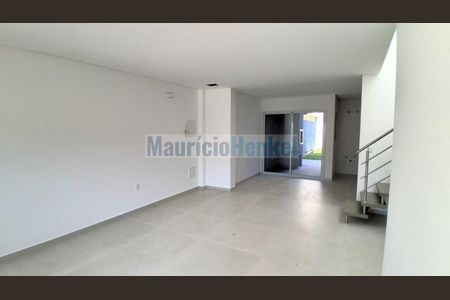 4_photo/95273b0ff1.0f81dd1a9a4f6ffb-ATLAS-1f8767f3-2a25-4d0e-9d8c-2f1ede8f2e0f.jpg de casa à venda com 3 quartos, 132m² em Campeche Central, Florianópolis