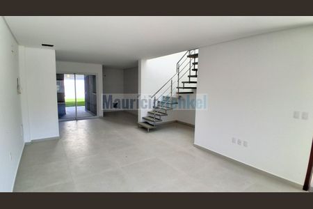 5_photo/95273b0ff1.0f81dd1a9a4f6ffb-ATLAS-7c9a833b-e4f8-49e7-81b8-8db0c802acb7.jpg de casa à venda com 3 quartos, 132m² em Campeche Central, Florianópolis