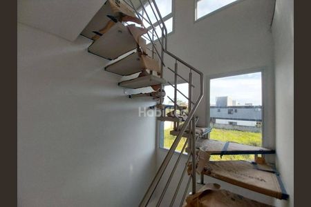 11_photo/95273b0ff1.3096e8e4e6f3350a-ATLAS-655bf473-73c8-4137-9596-a7d908259e90.jpg de casa à venda com 3 quartos, 170m² em Campeche Central, Florianópolis