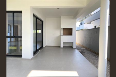 4_photo/95273b0ff9.1987c265c069de70-ATLAS-70fdbb79-ffa0-4e85-b6c5-d4f86855b7c4.jpg de casa à venda com 3 quartos, 149m² em Campeche Central, Florianópolis