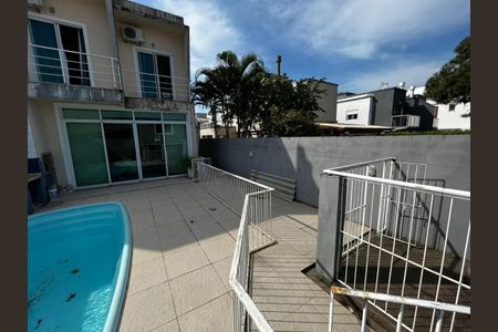 20_photo/95273b1023.1bb529b01f5e602e-ATLAS-a7621bf7-1a5f-44f2-a959-8ef168bf9ed0.jpg de casa à venda com 3 quartos, 122m² em Campeche Central, Florianópolis
