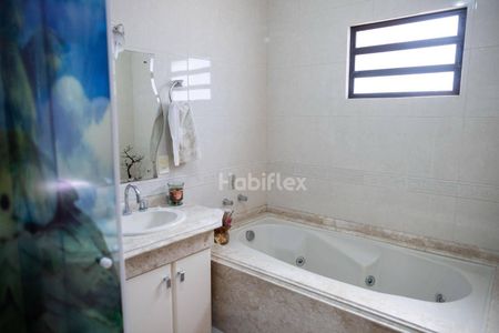 11_photo/95273b1285.882642b8115c92fd-ATLAS-91e7c572-bb8b-4b72-8a7f-bd7cfe7d9d4c.jpg de casa à venda com 4 quartos, 205m² em Campeche, Florianópolis
