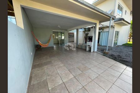 3_photo/95273b13bb.2d3ac289e0c8b5b7-ATLAS-656add81-76dc-4bbb-adb2-ebc8af8a3643.jpg de casa à venda com 3 quartos, 278m² em Campeche Central, Florianópolis