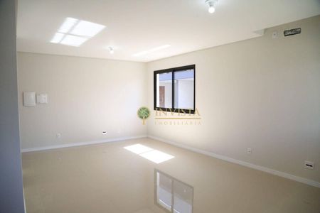 11_photo/95273b1493.aedcea8cc705b638-ATLAS-e8cc22ac-721d-4fa0-812b-922e41b4d5c7.jpg de casa à venda com 3 quartos, 142m² em Campeche Central, Florianópolis