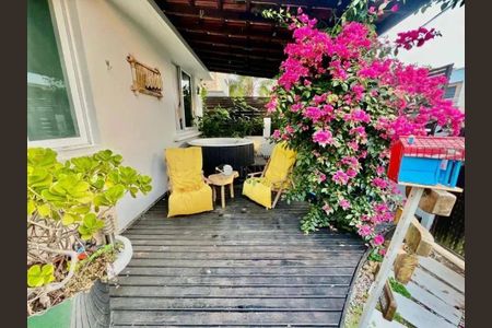 2_photo/95273b1781.c3f00cfadba54684-ATLAS-ca3c836c-e01d-49e9-9059-338e51dabfd0.jpg de casa à venda com 3 quartos, 127m² em Autódromo, Florianópolis