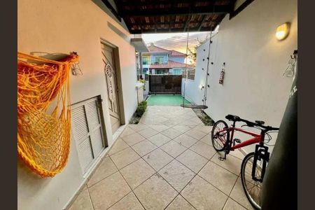 8_photo/95273b1781.dcee13379f1ea1bb-ATLAS-6dc256b9-4252-49a8-a3dd-01ee9dcdc408.jpg de casa à venda com 3 quartos, 127m² em Autódromo, Florianópolis