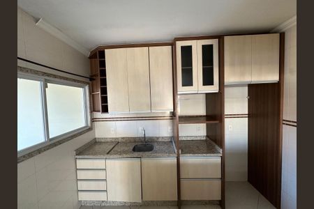 5_photo/95273b1795.4cea1a0b3f6bbd2f-ATLAS-20cc59c8-d316-4fd7-95d1-bbf5a2e2c276.jpg de casa à venda com 3 quartos, 120m² em Autódromo, Florianópolis