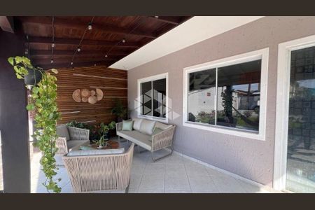 4_photo/95273b17f3.49e5f4e107e90c19-ATLAS-180ab3a1-2570-4197-8d91-6a252411f912.jpg de casa à venda com 2 quartos, 190m² em Autódromo, Florianópolis