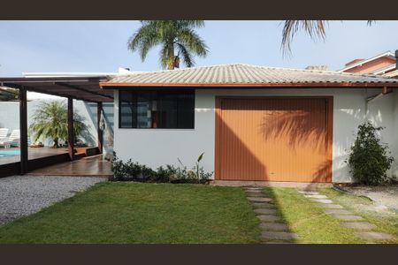 27_photo/95273b19d9.0176ad22bcbf6d3f-ATLAS-bd4a2c75-3aeb-4b46-a1c0-6e0bf3c2d378.jpg de casa à venda com 3 quartos, 228m² em Autódromo, Florianópolis