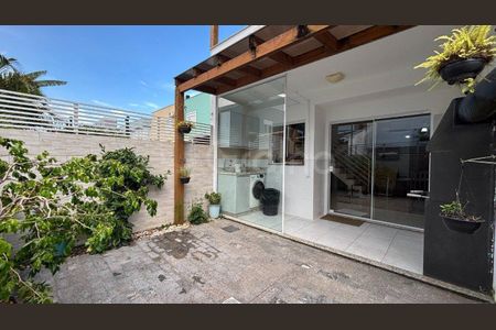 8_photo/95273b2751.f469cfda097b0aa9-ATLAS-0f43d936-a82f-401f-8d55-a79015d38a4e.jpg de casa à venda com 3 quartos, 111m² em Alto Ribeirão Leste, Florianópolis