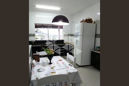 43_photo/95273b2763.0d38d50b15ed540b-ATLAS-771bdeed-a89b-48c4-a2f6-6fcd8dcae0a4.jpg de casa à venda com 10 quartos, 312m² em Alto Ribeirão Leste, Florianópolis