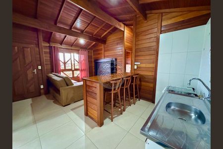 5_photo/95273b2d41.95bc2a4251ebce80-ATLAS-067b7a65-3cec-4fdb-94ad-faaa7edbb6fe.jpg de casa à venda com 3 quartos, 100m² em Morro das Pedras, Florianópolis