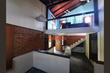 4_photo/95273b2e99.07fb07773285f6be-ATLAS-cfa53569-e1b6-4054-a6ba-8bddaba12dcb.jpg de casa à venda com 3 quartos, 140m² em Alto Ribeirão, Florianópolis