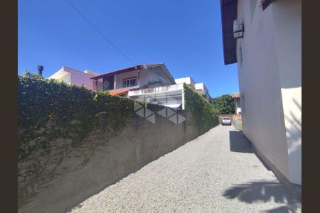 2_photo/95273b2f2f.ae537c11cfa6cc3a-ATLAS-73e1e675-b76c-466f-87d3-2ce452ff2195.jpg de casa para alugar com 3 quartos, 143m² em Alto Ribeirão Leste, Florianópolis