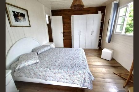 6_photo/95273b2f45.e968a236ebbcaf16-ATLAS-75d6cb66-542a-427f-a1ec-0ac76d8e5e5a.jpg de casa à venda com 5 quartos, 200m² em Alto Ribeirão Leste, Florianópolis