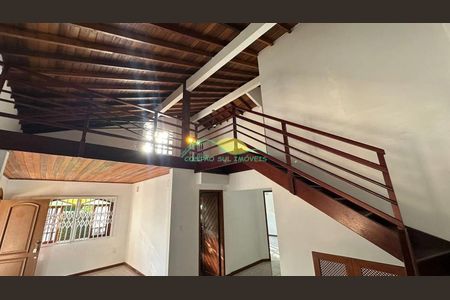 51_photo/95273b3133.b8ea18955eb34190-ATLAS-7e10b42d-2d27-45ce-974e-fcfa48a4edf4.jpg de casa para alugar com 3 quartos, 240m² em Morro das Pedras, Florianópolis
