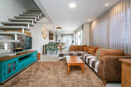 6_photo/95273b35b9.4bd2615f33144f40-ATLAS-247f2a4e-d6cb-4836-8391-8efa68bb6b5d.jpg de casa para alugar com 3 quartos, 117m² em Armação, Florianópolis