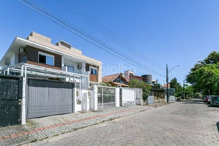 34_photo/95273b35b9.4bd2615f33144f40-ATLAS-ae61f8e9-243a-43b5-8e6e-907abbd2cf26.jpg de casa para alugar com 3 quartos, 117m² em Armação, Florianópolis