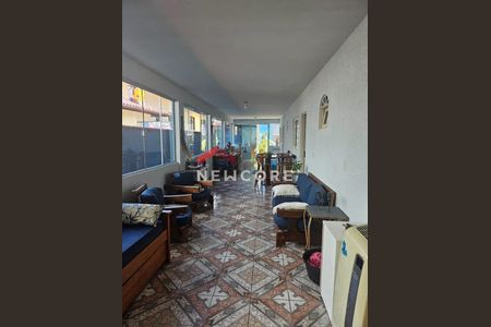 3_photo/95273b369f.5034fcd1869f3202-ATLAS-ef2ab2d7-75d6-4774-8519-c711f7e88d9f.jpg de casa à venda com 4 quartos, 214m² em Morro das Pedras, Florianópolis