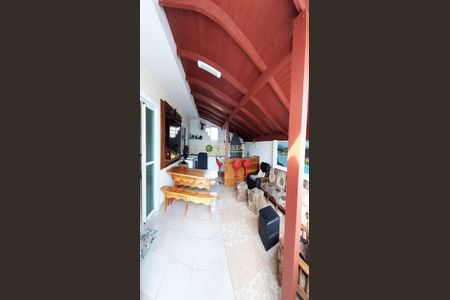 17_photo/95273b3bbf.06d0e82101a84137-ATLAS-14476c29-5110-4b68-841e-b9209e99ed68.jpg de casa à venda com 5 quartos, 280m² em Campeche, Florianópolis