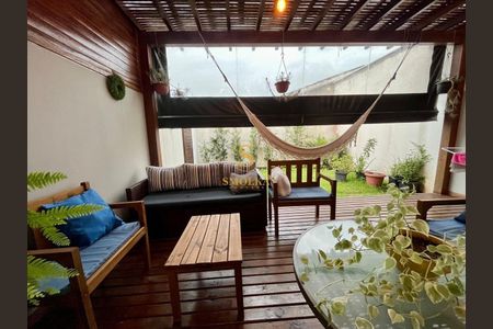 5_photo/95273b3ccf.6ba4ef9df26df2e3-ATLAS-343133dc-1b2c-4356-a103-aaeef61c1c2a.jpg de casa à venda com 3 quartos, 117m² em Moenda, Florianópolis