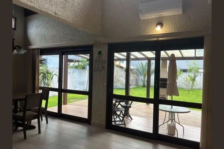 6_photo/95273b3cdb.fbcd7a2e7ac63d93-ATLAS-b1b4844c-a8cb-4305-b44a-c191b1efae64.jpg de casa à venda com 3 quartos, 113m² em Moenda, Florianópolis