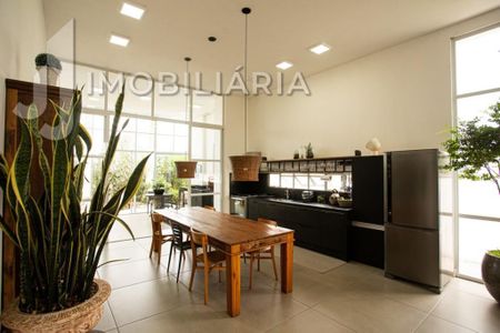 7_photo/95273b3d3d.0435190f6de6ffa1-ATLAS-90684e66-34b6-443f-967d-b203e783998e.jpg de casa à venda com 3 quartos, 224m² em Campeche, Florianópolis