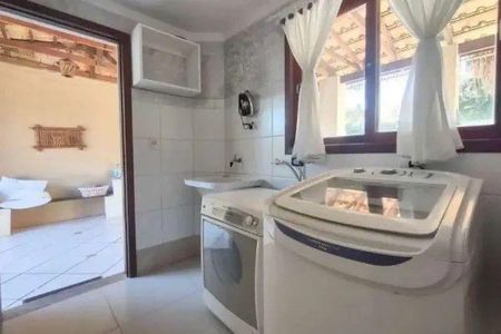 10_photo/95273b3ea3.891e03bf67889dd5-ATLAS-a80d7e6f-b78f-498b-b3dd-bc49b4ffd774.jpg de casa à venda com 5 quartos, 350m² em Campeche, Florianópolis