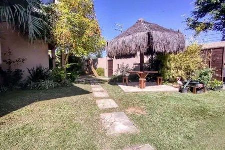 8_photo/95273b3ea3.891e03bf67889dd5-ATLAS-d6a64ad1-a09c-4f75-be3f-fa1ffd38bf98.jpg de casa à venda com 5 quartos, 350m² em Campeche, Florianópolis