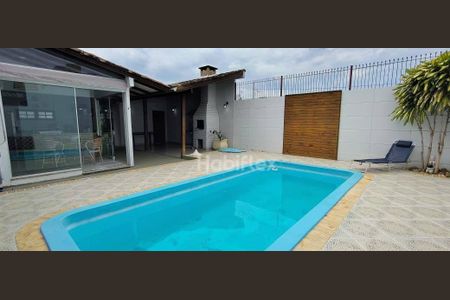 21_photo/95273b3eb5.80a7f3f1b00bd23a-ATLAS-9f99fd71-6623-4b3d-b460-38b66c6dc375.jpg de casa à venda com 4 quartos, 231m² em Campeche, Florianópolis