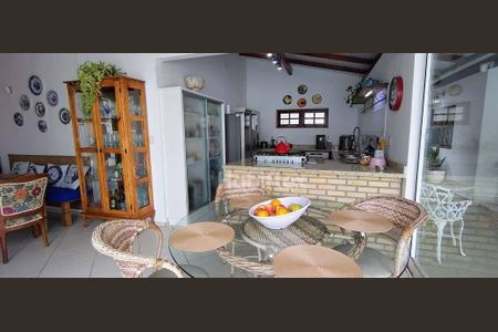 17_photo/95273b3eb5.80a7f3f1b00bd23a-ATLAS-d94fec40-544a-4420-a93d-a2baf11ad1ae.jpg de casa à venda com 4 quartos, 231m² em Campeche, Florianópolis