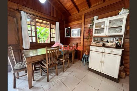 11_photo/95273b44b3.afd72e55bd2e2030-ATLAS-4542ff5f-4b26-4e2c-bc01-2c326520aa8b.jpg de casa à venda com 4 quartos, 280m² em Campeche Leste, Florianópolis