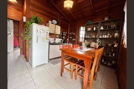 4_photo/95273b44b3.afd72e55bd2e2030-ATLAS-a6cdf466-a17c-4671-8d5b-1a6a9e9482e9.jpg de casa à venda com 4 quartos, 280m² em Campeche Leste, Florianópolis