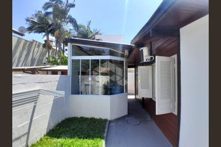 9_photo/95273b457b.9e12ae927d05c596-ATLAS-490b6ff2-5653-4e69-b814-21fec67d69b3.jpg de casa para alugar com 2 quartos, 80m² em Campeche Leste, Florianópolis