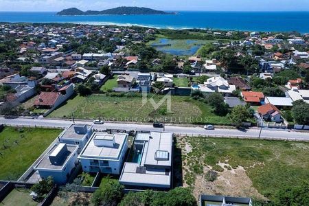 3_photo/95273b45bf.7b5cf76929cf096b-ATLAS-2eae7ebb-f2e5-4a47-8fc8-3699e7e48064.jpg de casa à venda com 3 quartos, 258m² em Campeche, Florianópolis